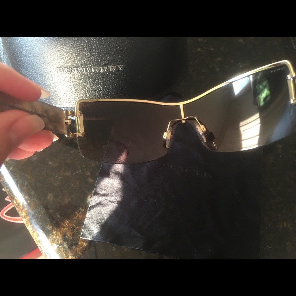 Authentic Burberry Sunglasses - Picture 7 of 14